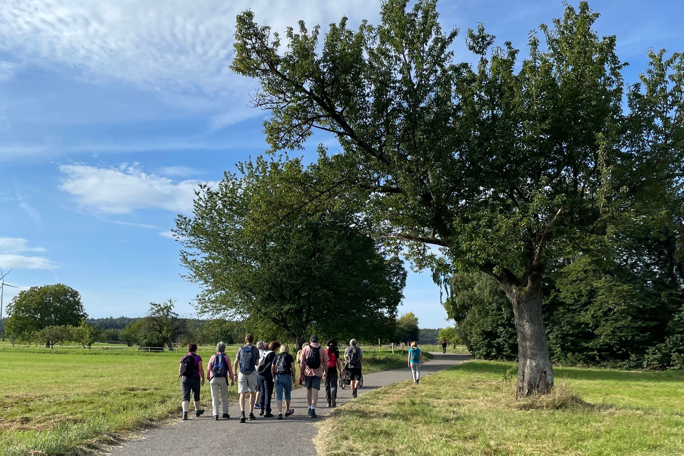 Bürger*innen bei Straubenhardt läuft