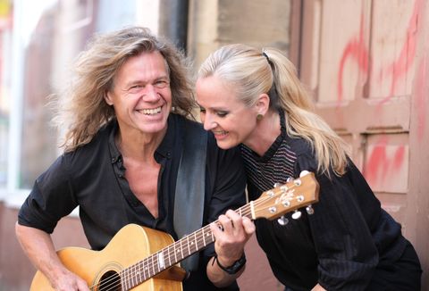 Matthias Hautsch und Sandie Wollasch sind mit einer Hommage an Queen zu Gast in Straubenhardt.