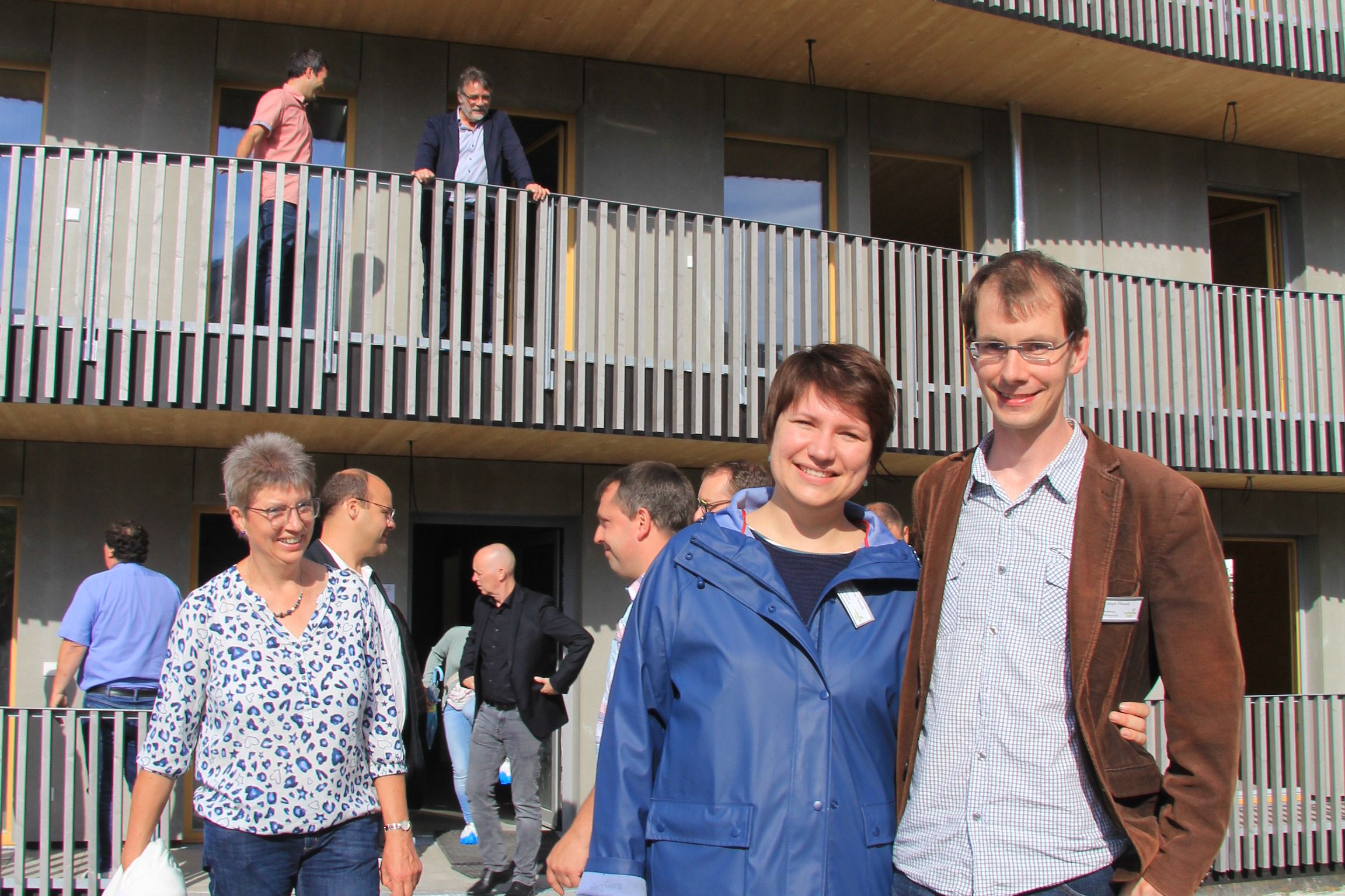 Die Standortleiter Katharina und Cjristoph Flassak (vorne) gaben dem Gemeinderat Einblicke in die neuen Hoffnungshäuser. Fotos: Gemeinde Straubenhardt