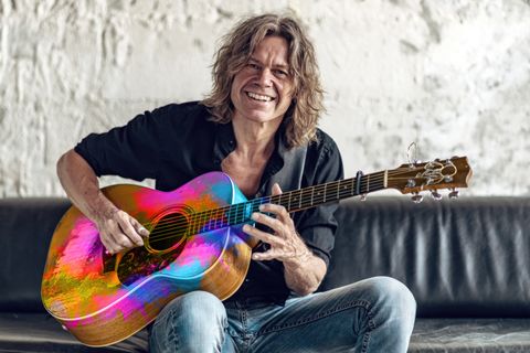 Matthias Hautsch ist mit seinem Soloprogramm „Hautschfarben“ zu erleben