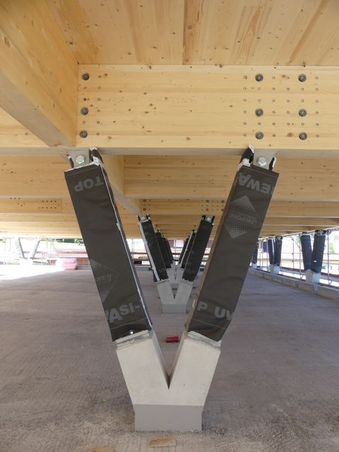 Der Holzbau beim Feuerwehrhaus geht zügig voran. Fotos: Gemeinde