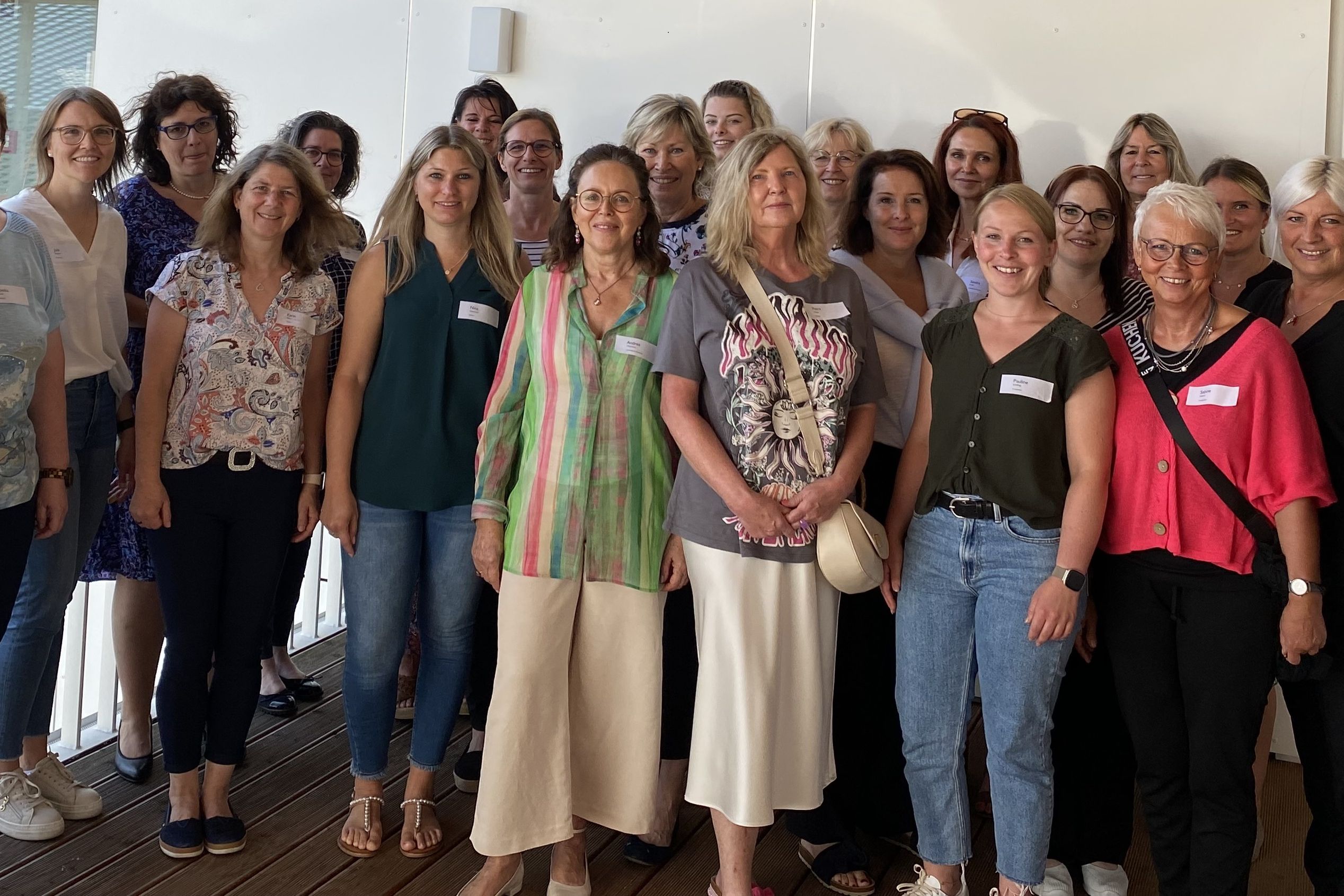 Assistentinnen aus 28 Enzkreisgemeinden kommen zusammen, um Ideen auszutauschen und ein Netzwerk aufzubauen – ein vielversprechender Start in eine rege Zusammenarbeit.