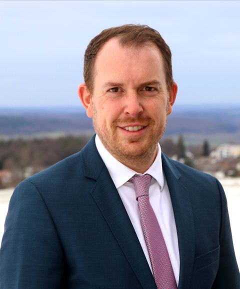 "Trotz dieser Herausforderungen können wir mit der oben genannten Neudefinition von Erfolg alle etwas Neues für uns entdecken und den Reiz daran genießen, unser eigenes Leben zu steuern.", so Bügermeister Helge Viehweg.