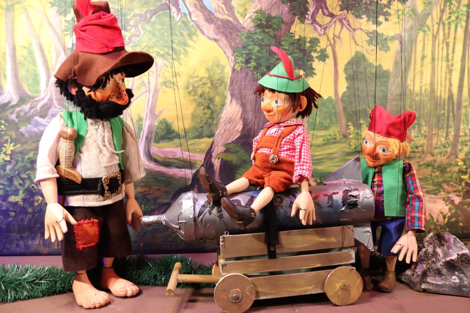 „Der Räuber Hotzenplotz und die Mondrakete“ – Ein klassisches Kasperl-Stück für Kinder ab 2 Jahren.