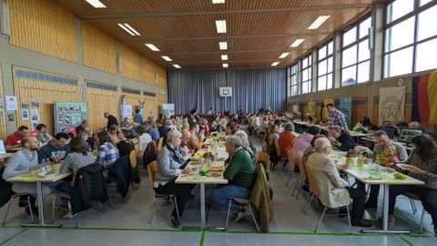 Rund 100 Neubürger nutzten die Gelegenheit und kamen zum gemeinsamen Lunch, insgesamt waren über 150 Gäste anwesend.
