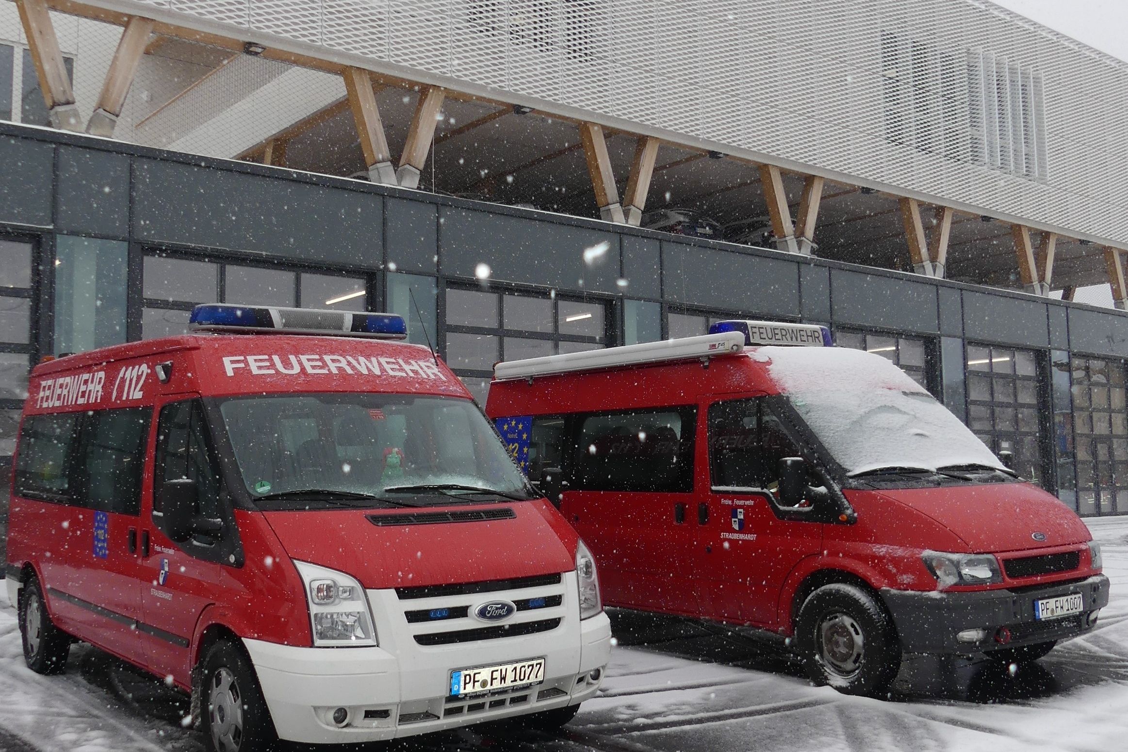 Bei Schnee und Kälte eingezogen ist die Feuerwehr am vergangenen Wochenende. Fotos: Gemeinde
