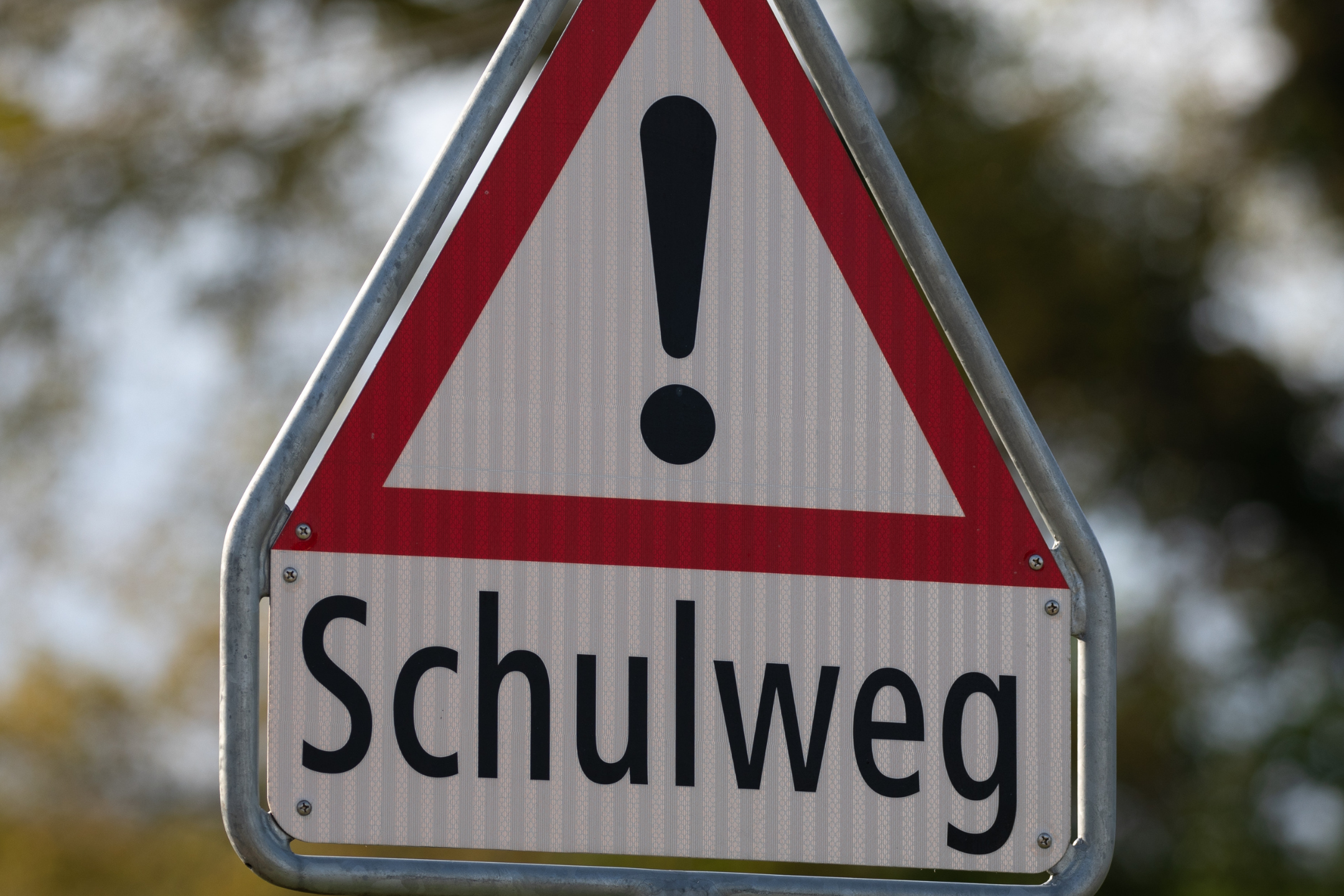 Landesverkehrswacht Baden-Württemberg und Unfallkasse Baden-Württemberg starten umfassende Aktionen zum Schulbeginn.