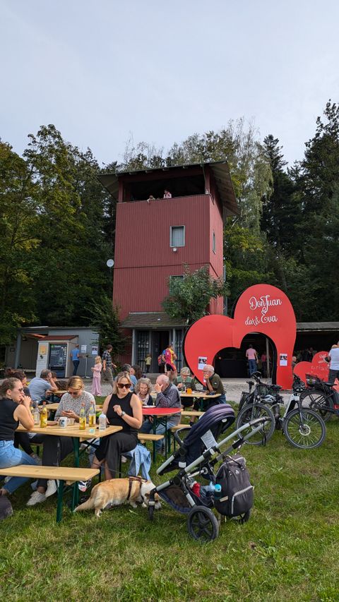 Unterstützt wurde die Veranstaltung u.a. vom Schwarzwaldverein und Förderverein der Kita Ottenhausen, der für Kaffee und Kuchen sorgte.