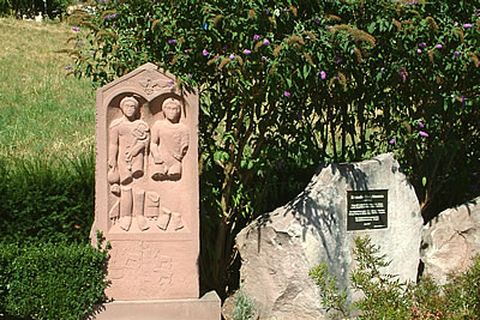 Der Dreigötterstein ist der größte Fund in der römischen Steindenkmäler-Sammlung.